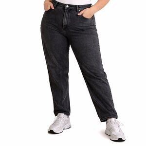 Classic vintage Levi’s 550 in a timeless black wash 🖤